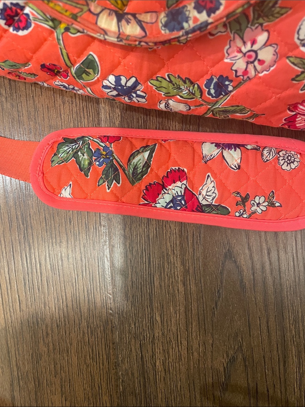 Vera Bradley Coral Floral Quilted Travel Tote w Trolley Strap - Picture 7 of 14